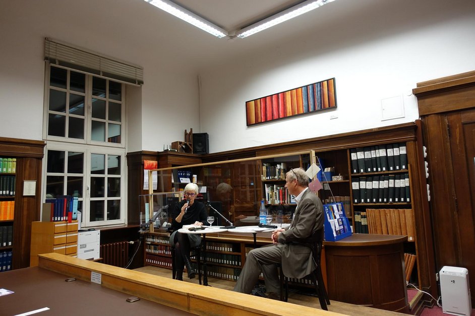 Dörte Hansen und Moderator Dr. Thomas Kohl